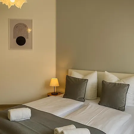 Raha - Ihr Komfortables Zuhause - Hbf - Vollausgestattet - Privat Parkplatz Apartament Erfurt