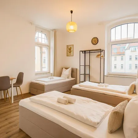 Raha - Ihr Komfortables Zuhause - Hbf - Vollausgestattet - Privat Parkplatz Apartamento Érfurt